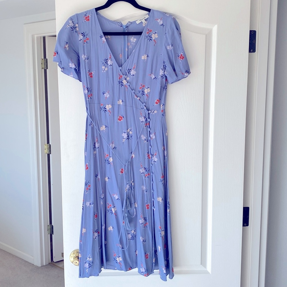 Light blue, fit and airy floral dress from Madewell.
